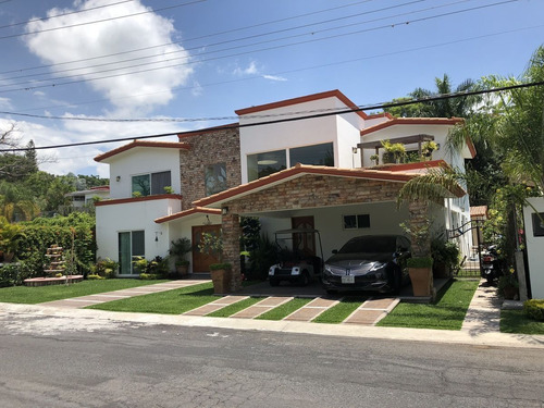Casa Cocoyoc Frente A Centro Comercial