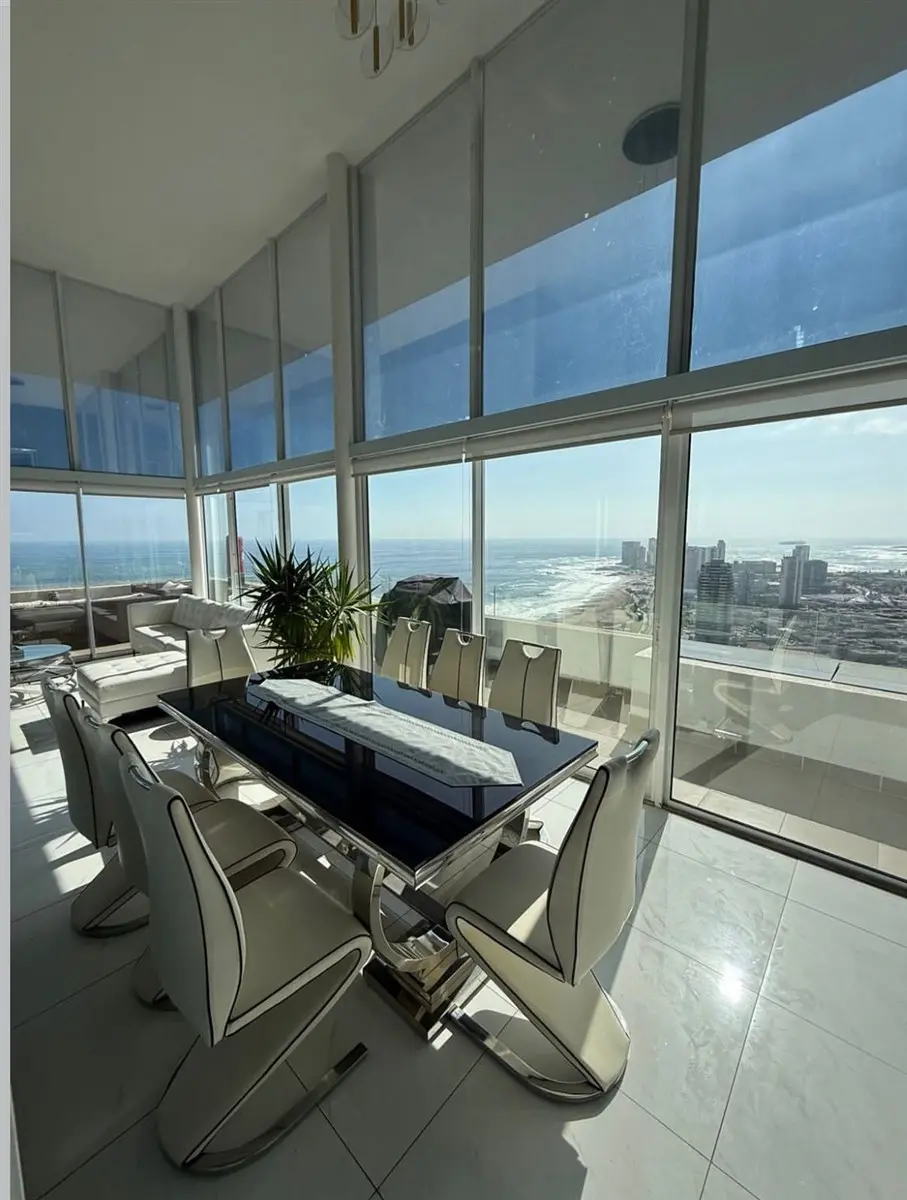 Imagen 2 de 9 de Penhouse En Arriendo De 4 Dorm. En Iquique
