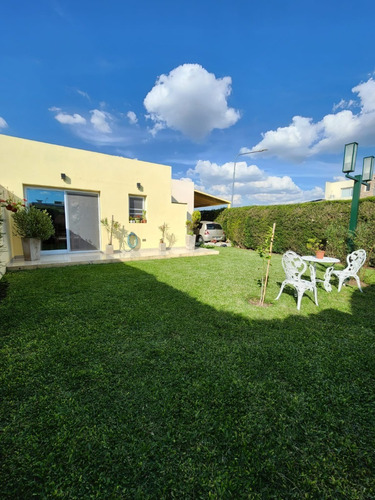 Imagen 15 de 15 de Hermosa Casa 4 Ambientes Con Parque En Los Robles