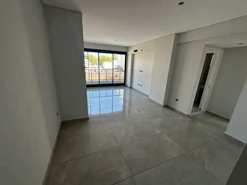 Departamento De 3 Ambientes A Estrenar En Flores. Full Amenities Premium