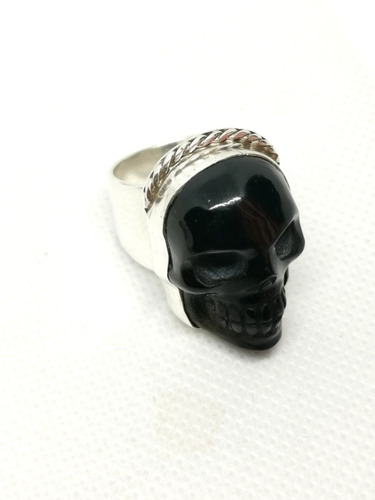 Anillo De Cráneo De Obsidiana Montado En Plata