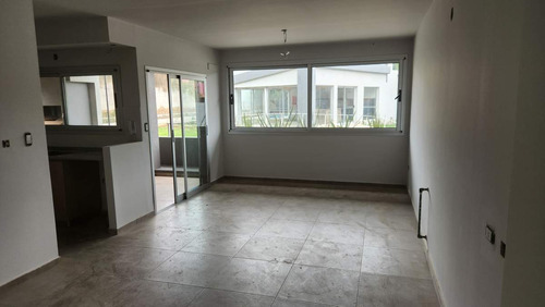 Venta Departamento 2 Dormitorios Estrenar Cochera Patio Complejo Cerrado