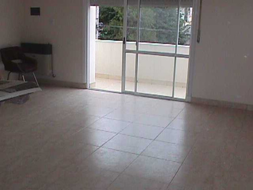 Alquilo Excelente Piso En Caseros De 3 Ambientes Grandes Con Terraza Y Patio Propio!! F: 4571