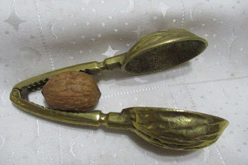 Antiguo Rompenueces Rompe Nueces De Bronce Forma De Nuez (Usado)