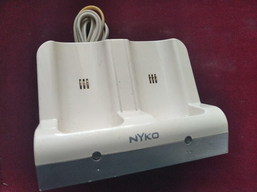 Cargador De Batería  ( Controles Wii ) ( Nyko ) 5v _\(^o^)/_