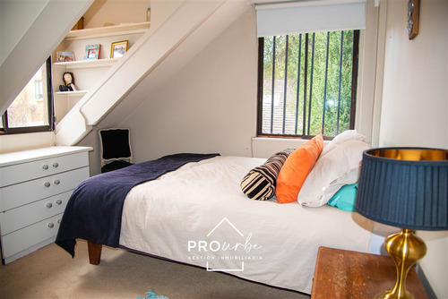 Casa En Venta De 6 Dorm. En Lo Barnechea