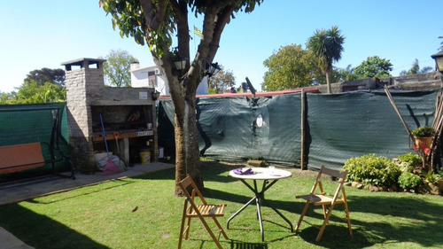 Venta. Dos Casas, Más Dos Apartamentos. Ideal Dos Familias.