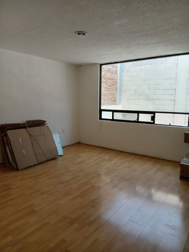 Casa Remodelada En Condominio En Venta En Circuito Pintores, Cd. Satélite!!