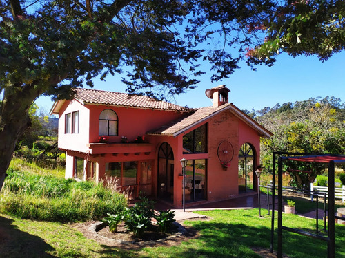 Casa Campestre Y Pesebreras. Se Vende. Subachoque - Cund.