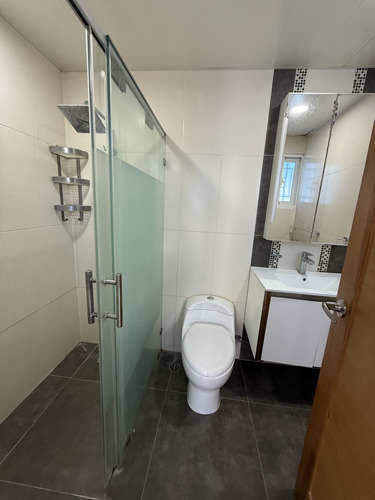 Apartamento En Evaristo Morales Con Terraza
