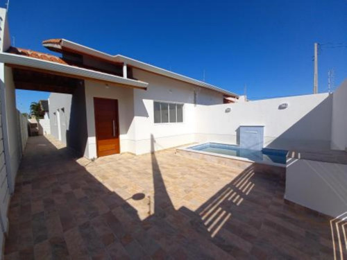 Imagem 4 de 22 de Casa No Bairro Cibratel 2, Em Itanhaém, Litoral Sul De São Paulo, Localizada No Lado Praia À 1300 Metros Do Mar. Imóvel Com 145 M² De Terreno Sendo 75 M² De Área Construída. Possui Churrasqueira E Vag