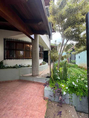 Casa En Venta En Colinas De Santa Mónica