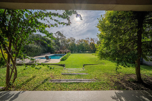 Venta Casa En Bella Vista En Barrio Cerrado