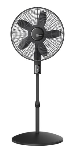 Imagen 1 de 4 de Ventilador de pie Lasko S18610 negro con 5 aspas de plástico, 18" de diámetro 120 V