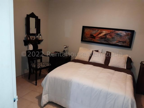 Imagen 20 de 30 de Apartamentos En Venta Este De Barquisimeto, Cod # 23-8881 Excelente Ubicación, Negociable! Mas Información Comunícate 412-1498654 Katty Vasquez Rentahouse. Moderno, Oportunidad, Conservado, Amplio !!