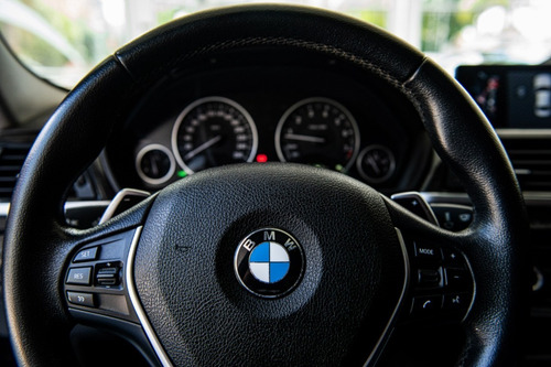 Bmw 328i Luxury 2013 - 87.700km - Car Cash
