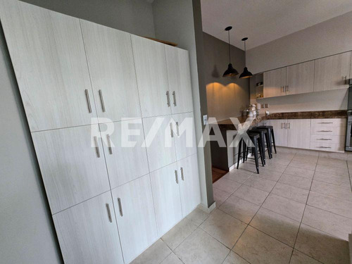 Departamento De Lujo En Venta Con Terraza, 3 Recámaras Y Roof Top Con Vistas