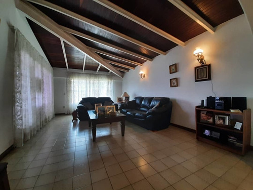 Imagen 7 de 22 de Se Vende Casa 525m2 4h+s/5b/3p Colinas De Santa Monica 5419