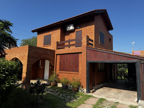 Casa En Av. Del Deporte Comodidad Y Estilo A 500 M De La Av. Del Sol