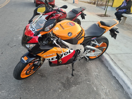 Imagem 2 de 8 de Honda Cbr 1000rr Repsol