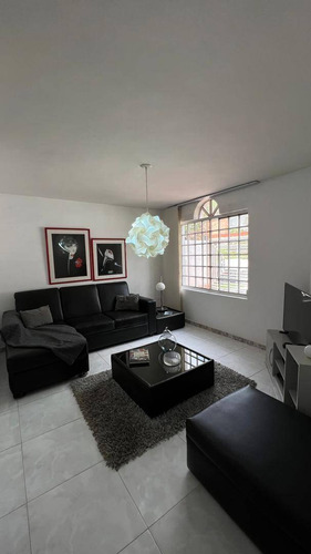 Annic Coronado Vende Casa De Oportunidad Urbanizacion El Parral - Calle Cerrada Con Vigilancia Ref. 250474