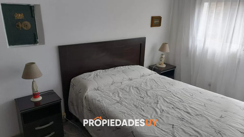Vende Apartamento De 2 Dormitorios En Peninsula, Punta Del Este