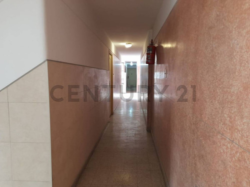 Pventa De Departamento 3ambientes Con Dependencia, Escritorio O 3era Habitacion En Almagr...