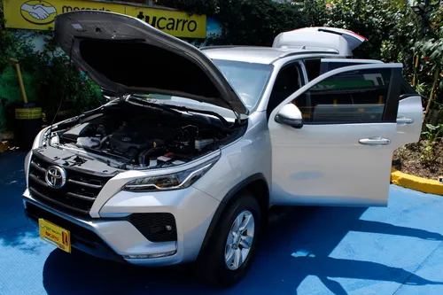 Toyota Fortuner 2.4 4x2 At 2021
