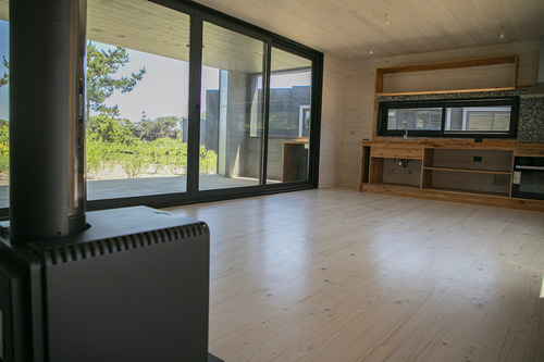 Arriendo Casa Nueva Condominio Primera Línea