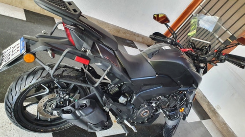 Bajaj Dominar