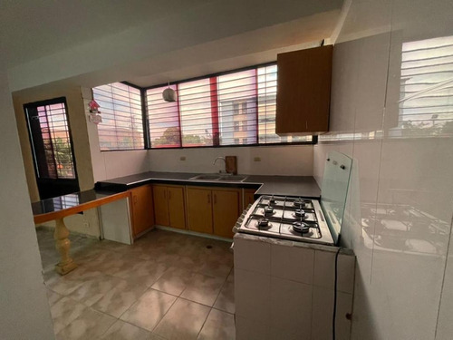 Apartamento En Venta En Turmero - 04js