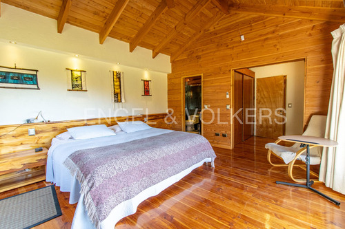 Acogedora Casa Con Vista Al Valle De Huife En Pucón