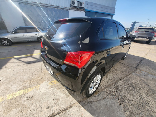 Imagen 2 de 12 de Chevrolet Onix Lt