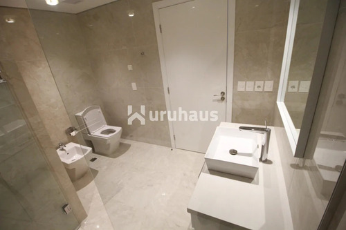 Venta Apartamento Un Dormitorio Punta Del Este Playa Brava Primera Linea Trump Tower