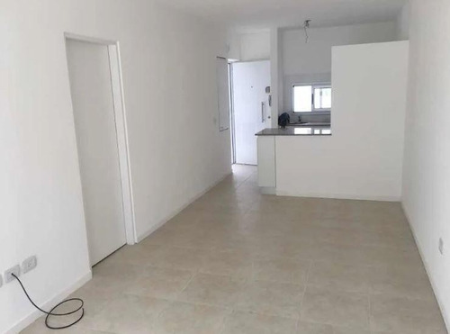 Imagen 1 de 6 de Monoambiente Venta 30 Mts 2 Al Contra-frente- La Plata