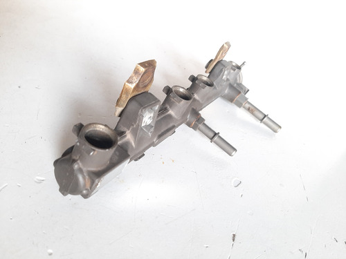 Riel Inyectores Vw Pointer 1.8l 2 Puertas 2000-2008 (Usado)