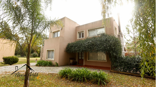 Venta De Casa De 4 Dormitorios En Barrio La Taquara, Cañuelas