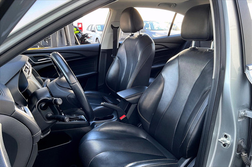 MG MG5 4 PTS EXCITE 15L CVT VE PIEL RA-16