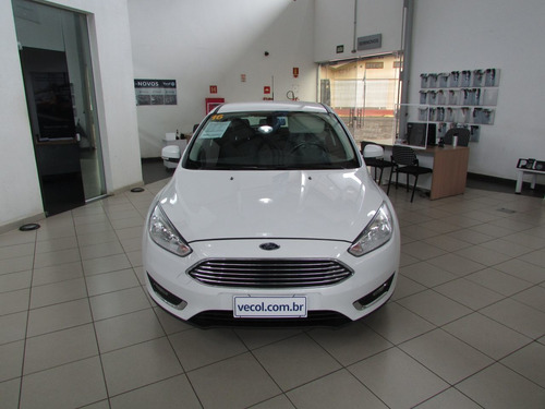 Ford Focus Hatch 2.0 16v 4p Titanium Flex