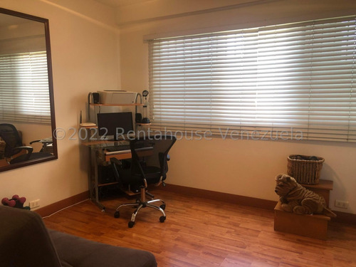 Ms: 25-8465. En Venta Amplio Y Seguro Apartamento En El Peñón. A=143m2, 3h, 3b, 1p.