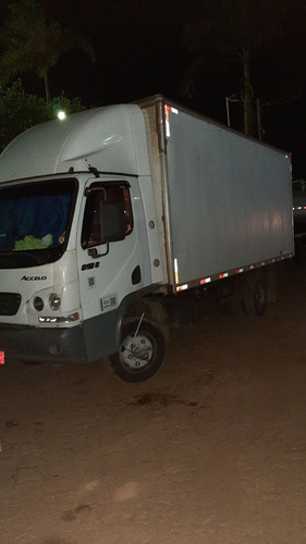 Mercedes-benz Aclelo 915