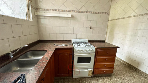 Casa En Alquiler En Inmejorable Zona De Adrogué