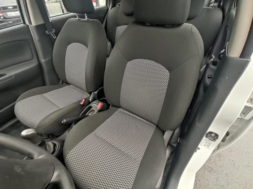Imagem 11 de 13 de Nissan March S 1.0 12v Flex 5p