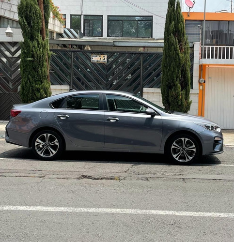 Imagen 3 de 15 de Kia Forte