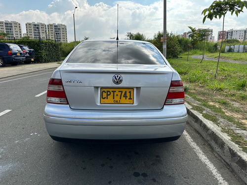 Volkswagen Jetta 2.0 Trendline