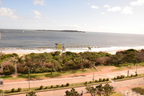 Apto En Mansa De 2 Dormitorios, 2 Baños, 1 En Suite, Living Comedor, Cocina, Dormitorio Y Baño De Servicio,lavadero Balcón Cerrado Con Vista Al Mar.- Ref: 1896