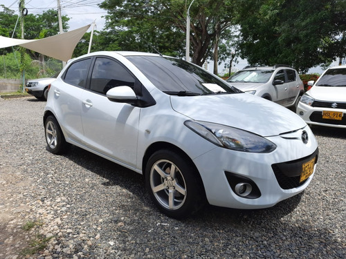 Mazda 2 Automatico 2014
