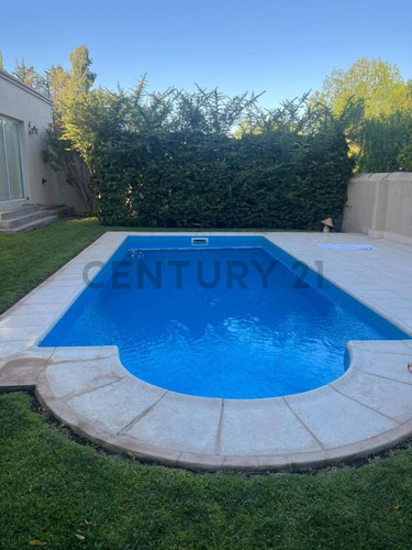 Excelente Casa En Venta En Vistalba, A Tres Cuadras De La Panamericana, Luján De Cuyo, Mendoza