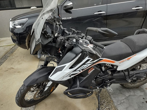 Imagen 10 de 12 de Ktm Adventure 790 S Con Accesorios Poco Uso 2021
