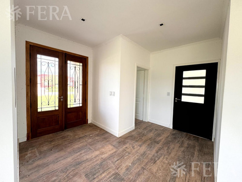 Venta Casa 4 Ambientes Con Piscina Campos De Roca - Brandsen